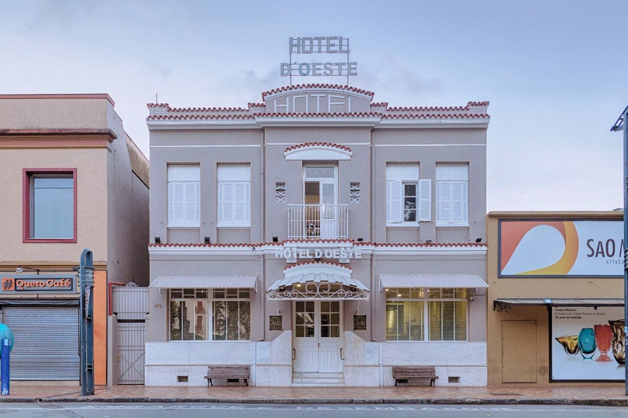 Mova D'oeste - Localizado Em Frente A Praca Principal Da Cidade, Na Area - Pe Na Praca Hotel 3*